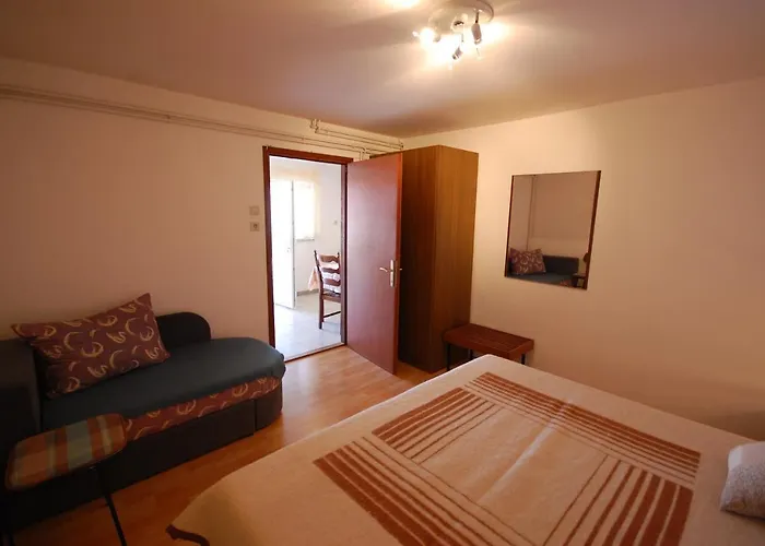 Toni By El-pi Tours Apartment