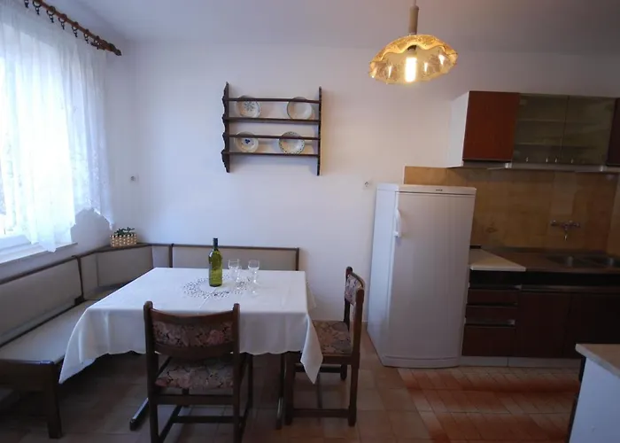 Apartment Toni By El-pi Tours