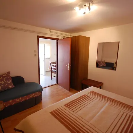 Toni By El-pi Tours Apartman