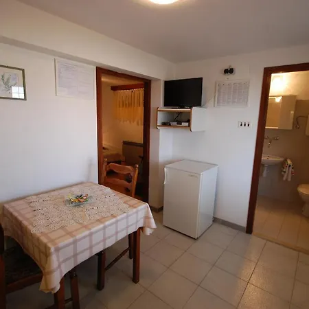 Toni By El-pi Tours Apartman *