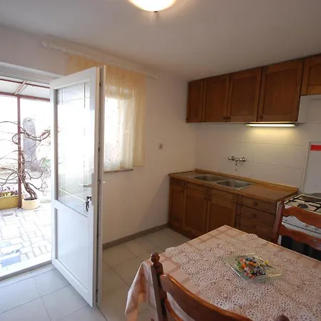 Toni By El-pi Tours Apartman *