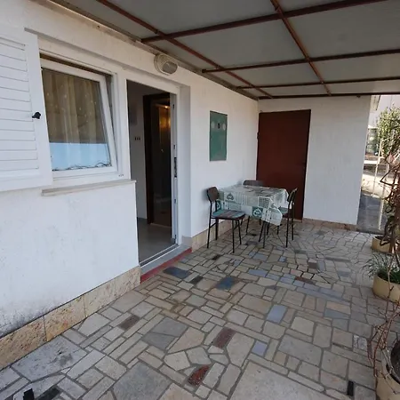 Toni By El-pi Tours Apartman Njivice