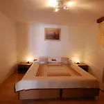 Apartmán Toni By El-pi Tours